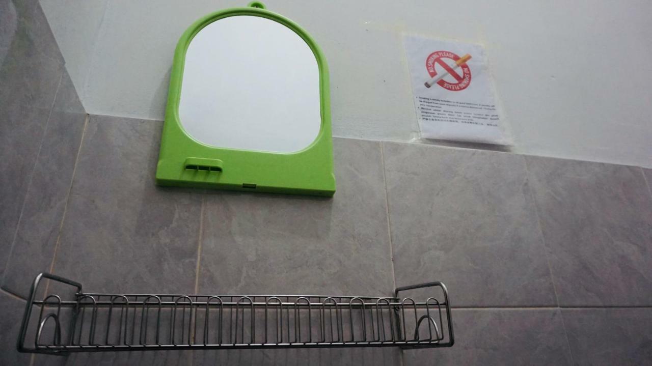 Jiaxin Hostel Ulu Tiram Exterior photo
